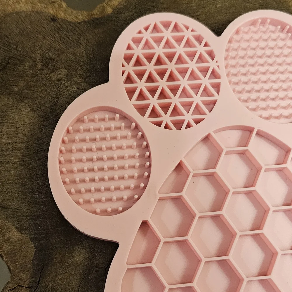 Top Paw Pink Paw-Shaped Lick Mat